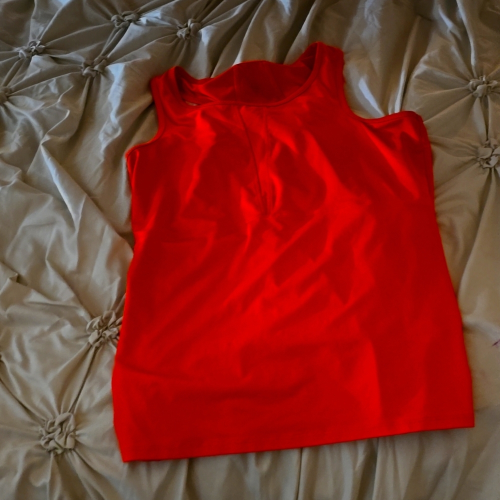 A tails top